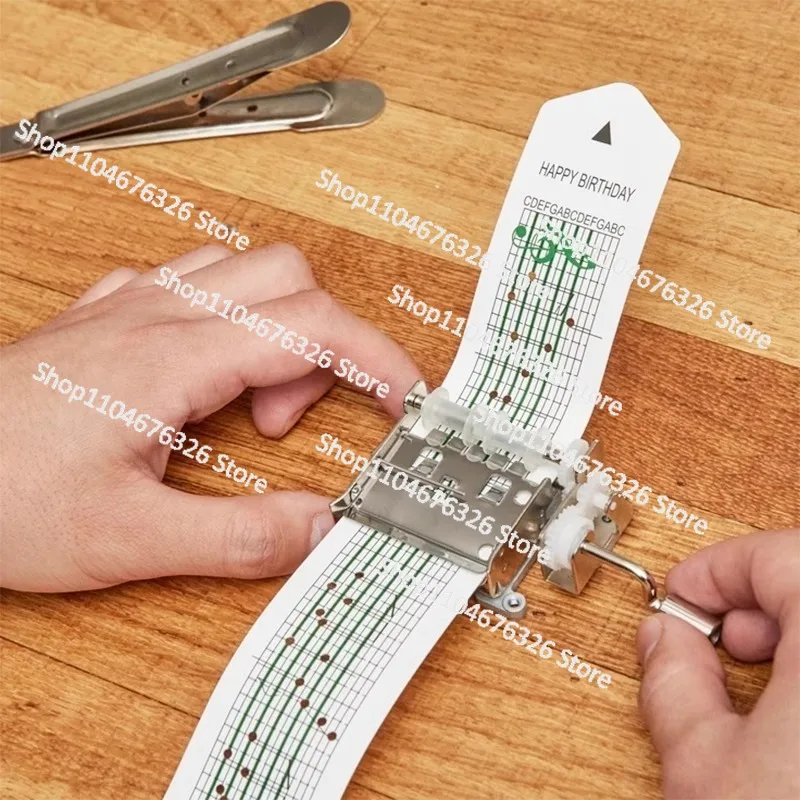 

Маленькая музыкальная шкатулка, механическая музыкальная шкатулка с ручным управлением, персонал, креативный подарок на день рождения