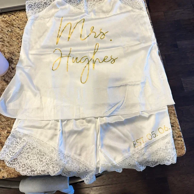 Pigiama da sposa in pizzo personalizzato sposa Lacey Pjs abito da luna di miele regalo della sposa Mrs. pigiama Set regalo per addio al nubilato