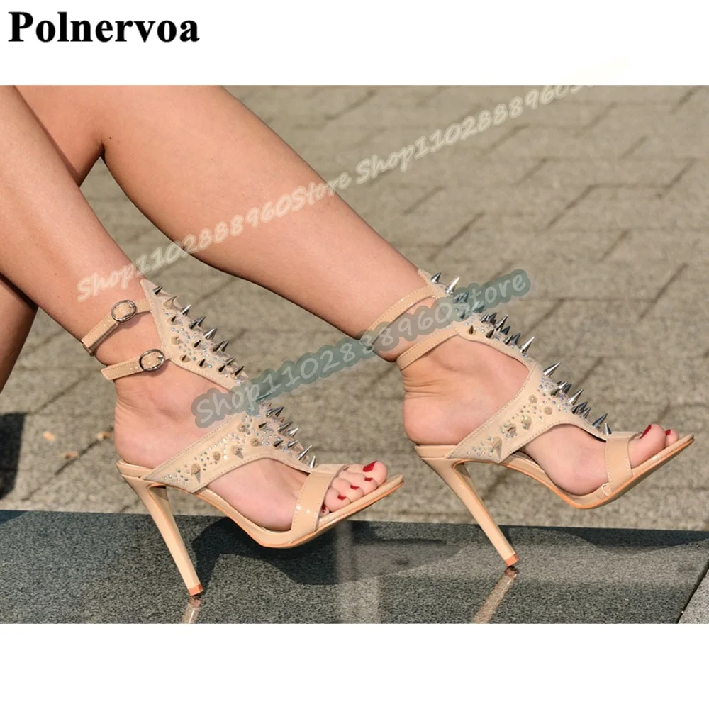 รองเท้าส้นสูงแบบส้นเข็มประดับคริสตัลสีแอปริคอทสุดฮิตสำหรับผู้หญิง สายรัดข้อเท้า เปิดนิ้วเท้า เหมาะสำหรับงานเลี้ยง ดีไซน์ทันสมัย
