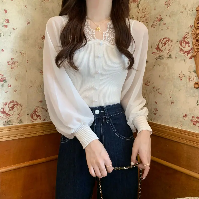 เสื้อไหมพรมแขนยาวคอวีสีพื้นแต่งลูกปัดและลายลูกไม้สไตล์ใหม่สำหรับฤดูใบไม้ร่วง