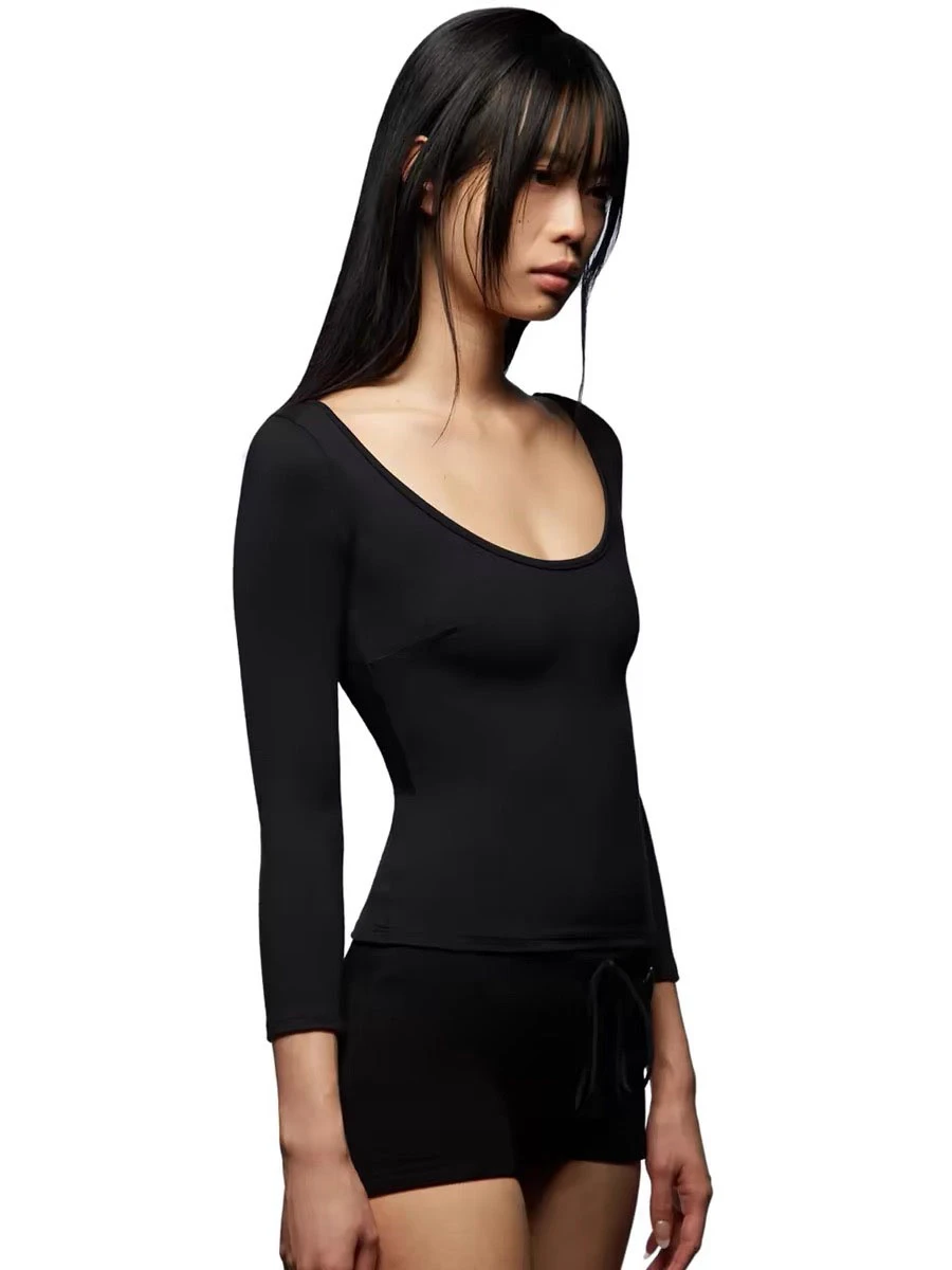 تانك أبيض وأسود لون نقي U الرقبة المرأة طويلة الأكمام تي شيرت بسيط وعصري ومريح قاع قميص