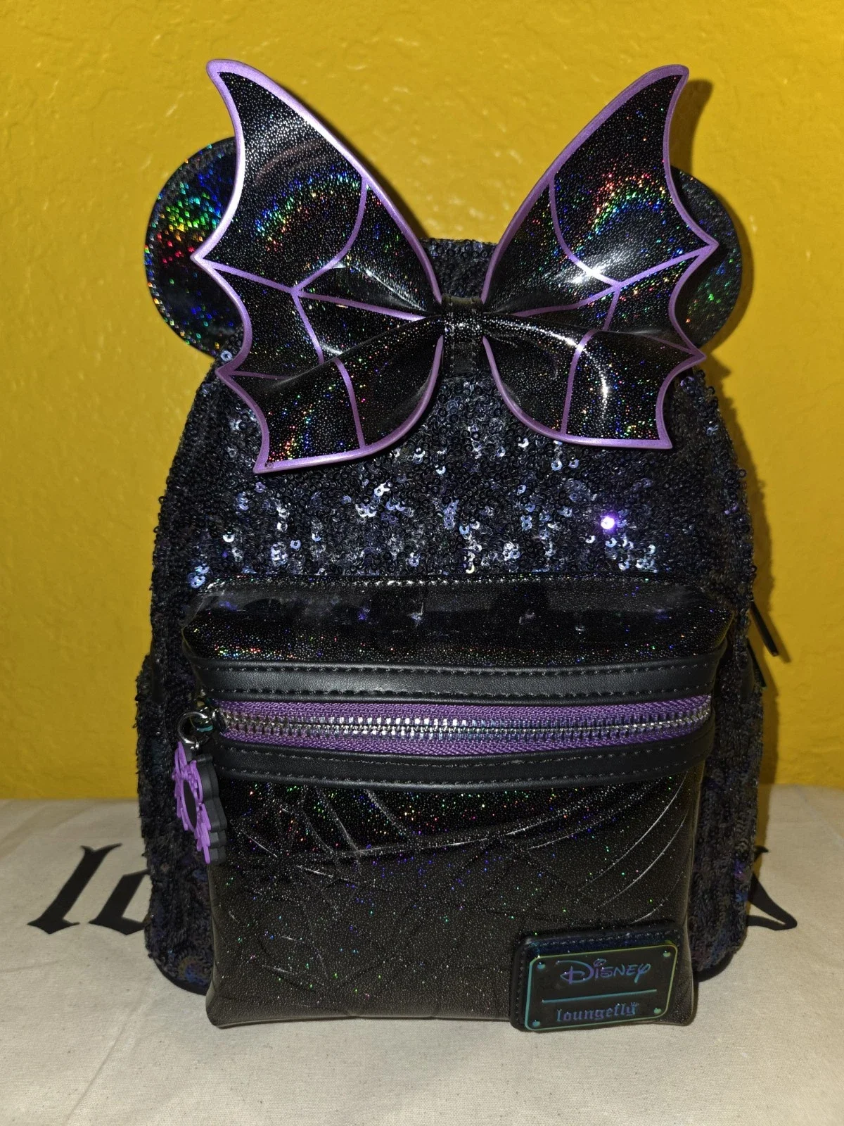 

Loungefly Disney Минни Маус Паутина Pailletten Мини-рюкзак Блестящий рюкзак Женская сумка для персонажей Серебристый блестящий цвет