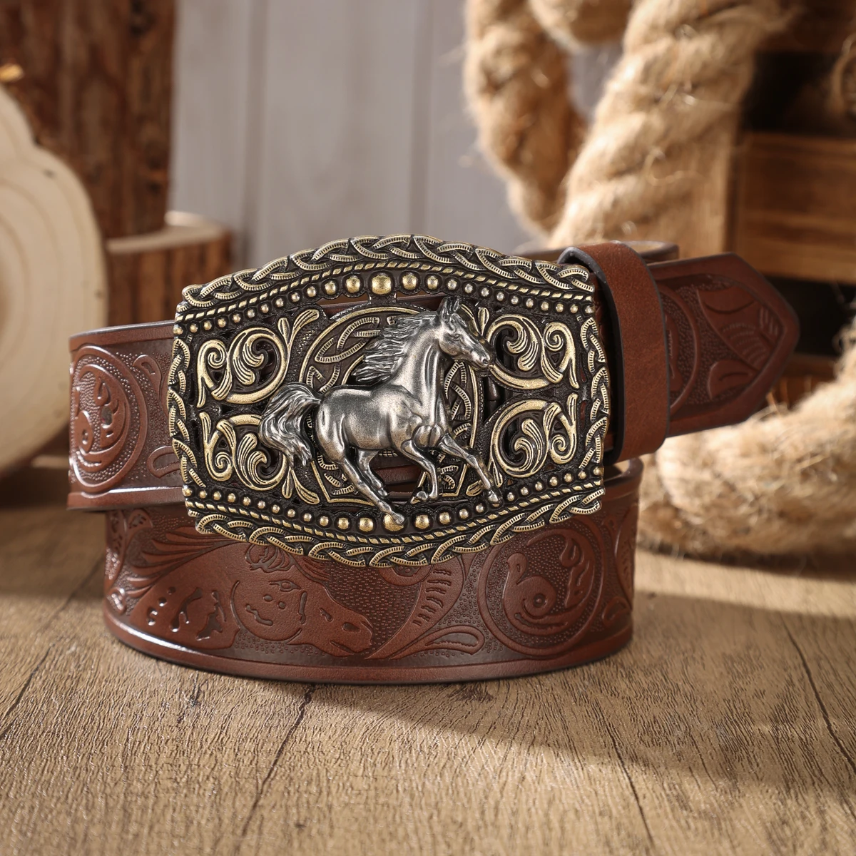 A PU Belt Suitable for Both Men and Women, Combining the Style of Western Denim and Retro, Is Perfect for Daily Casual Outings