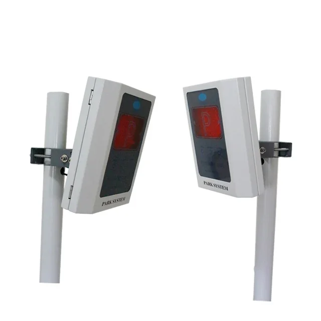 Lector de tarjetas RFID con etiquetas activas para sistema de gestión de aparcamiento y control de acceso