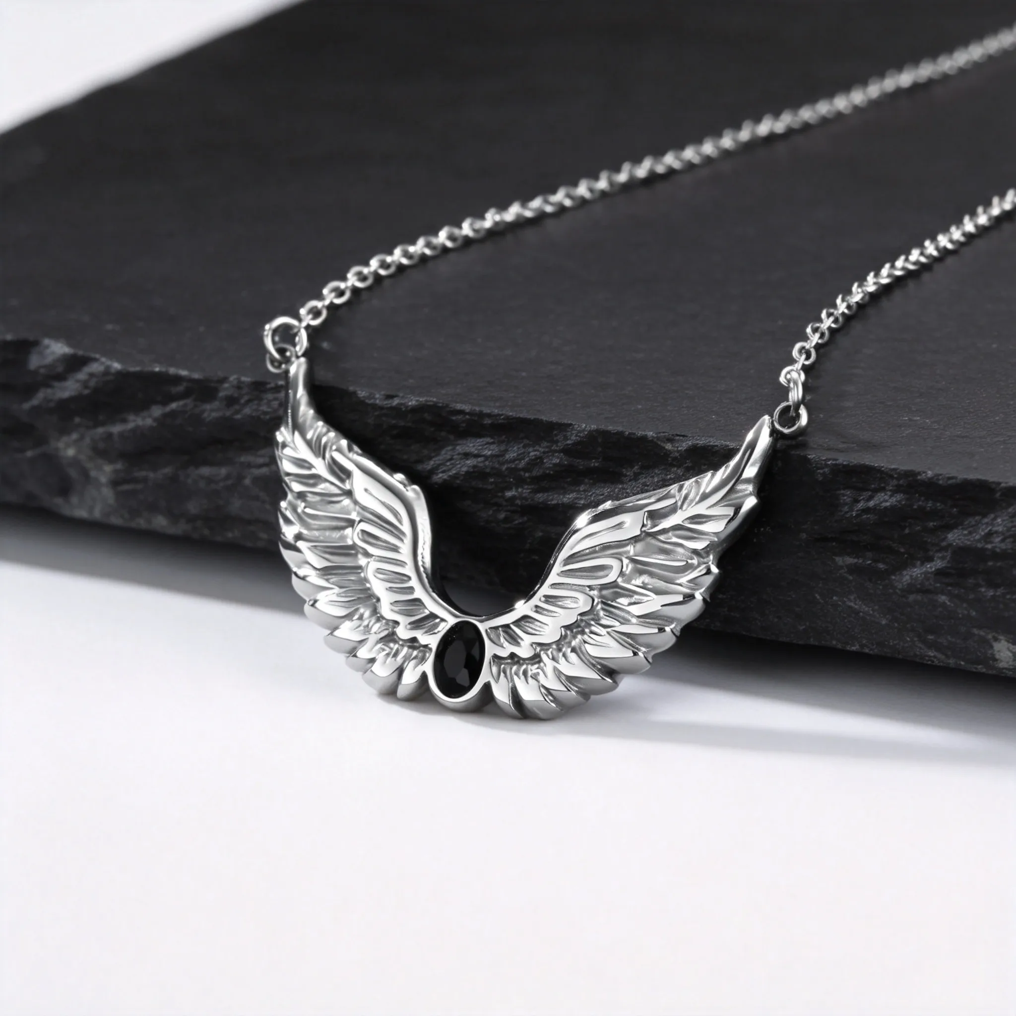 Punk-Engelsflügel-Feder-Halskette für Männer, Edelstahl-Choker mit blauen und schwarzen Zirkonflügeln, neues Schmuckgeschenk für Männer – Detail 5