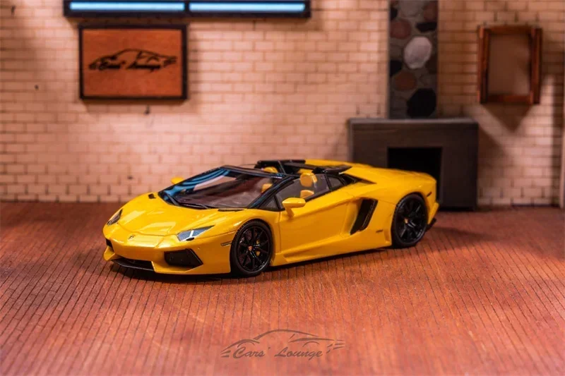 

Cars' Lounge 1:64 Aventador Roadster LP-700 Limited399 Resin Car Models