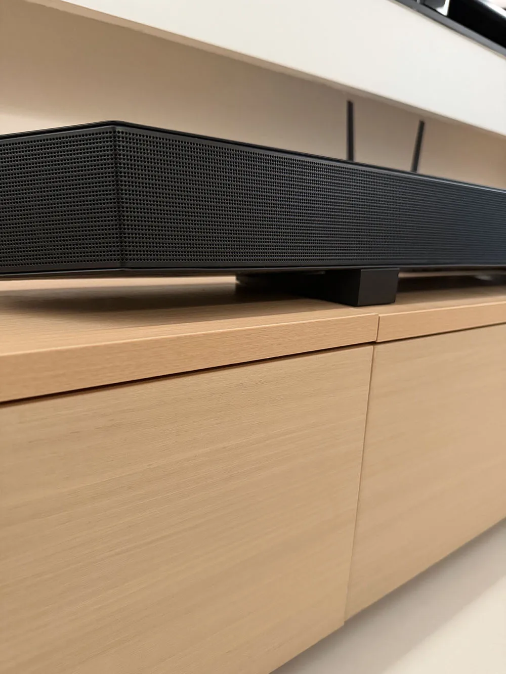 8 Degree Soundbar Riser Tilt Up Stand Acoustic Elevator Base for Better Soundstage & Audio Enhancement