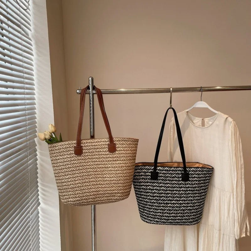 

Minimalist Casual Messenger Bag Solid Color Simple Design For Women Everyday Use Elegant Functional Style