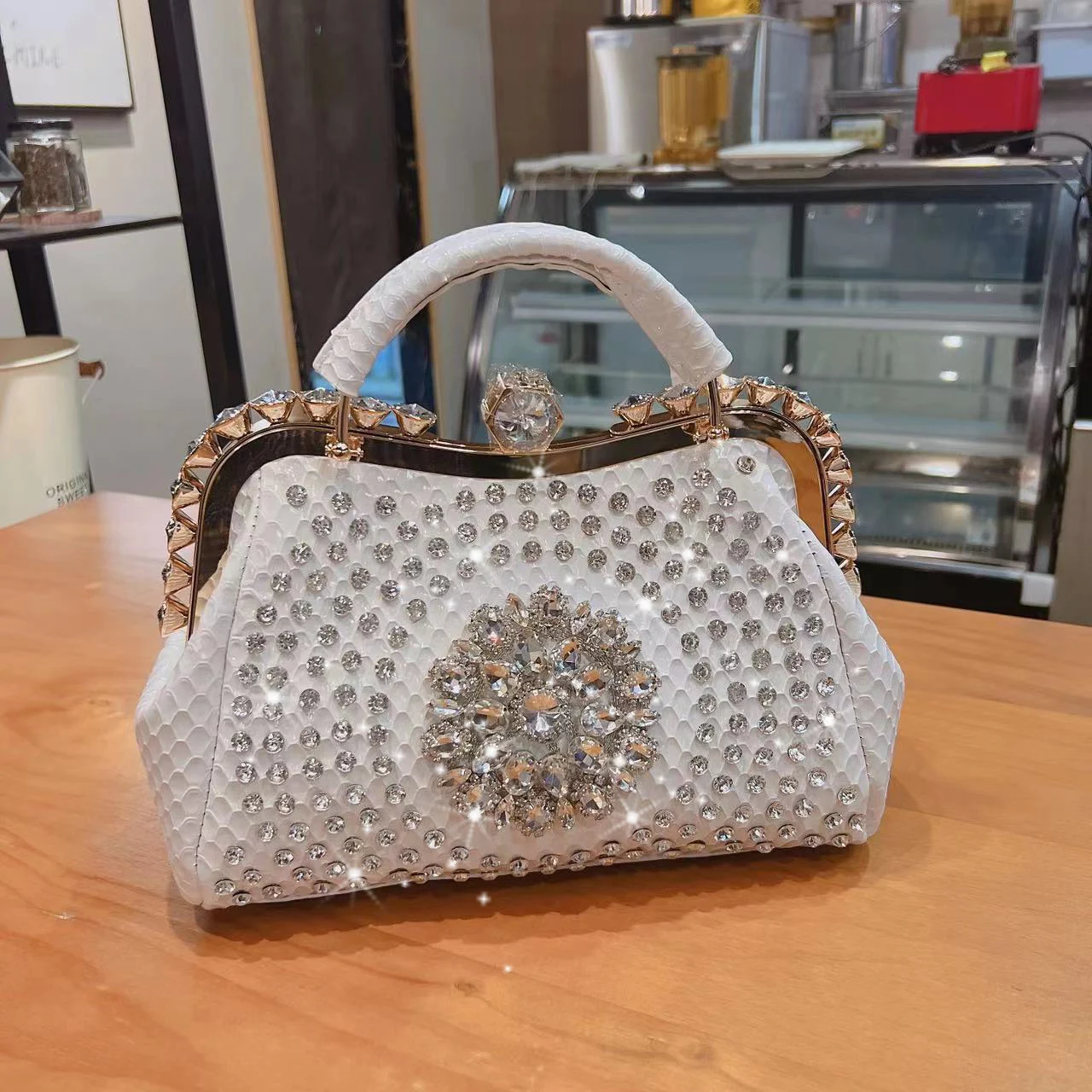 

2024 New Luxury Fashion Diamonds Women's Handbags Leather Design Clip Rhinestone Bag Portable Tote Shoulder Messenger Bags