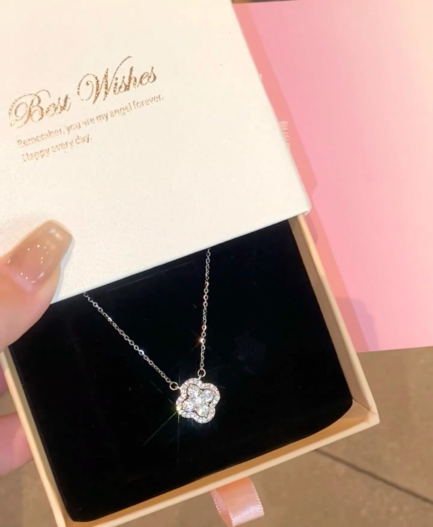 قلادة ألماس كاملة بأربع أوراق البرسيم - هدية مجوهرات ساحرة محظوظة لها | تصميم رائع وبسيط | الكمال إنس ستايل لوكسو #4