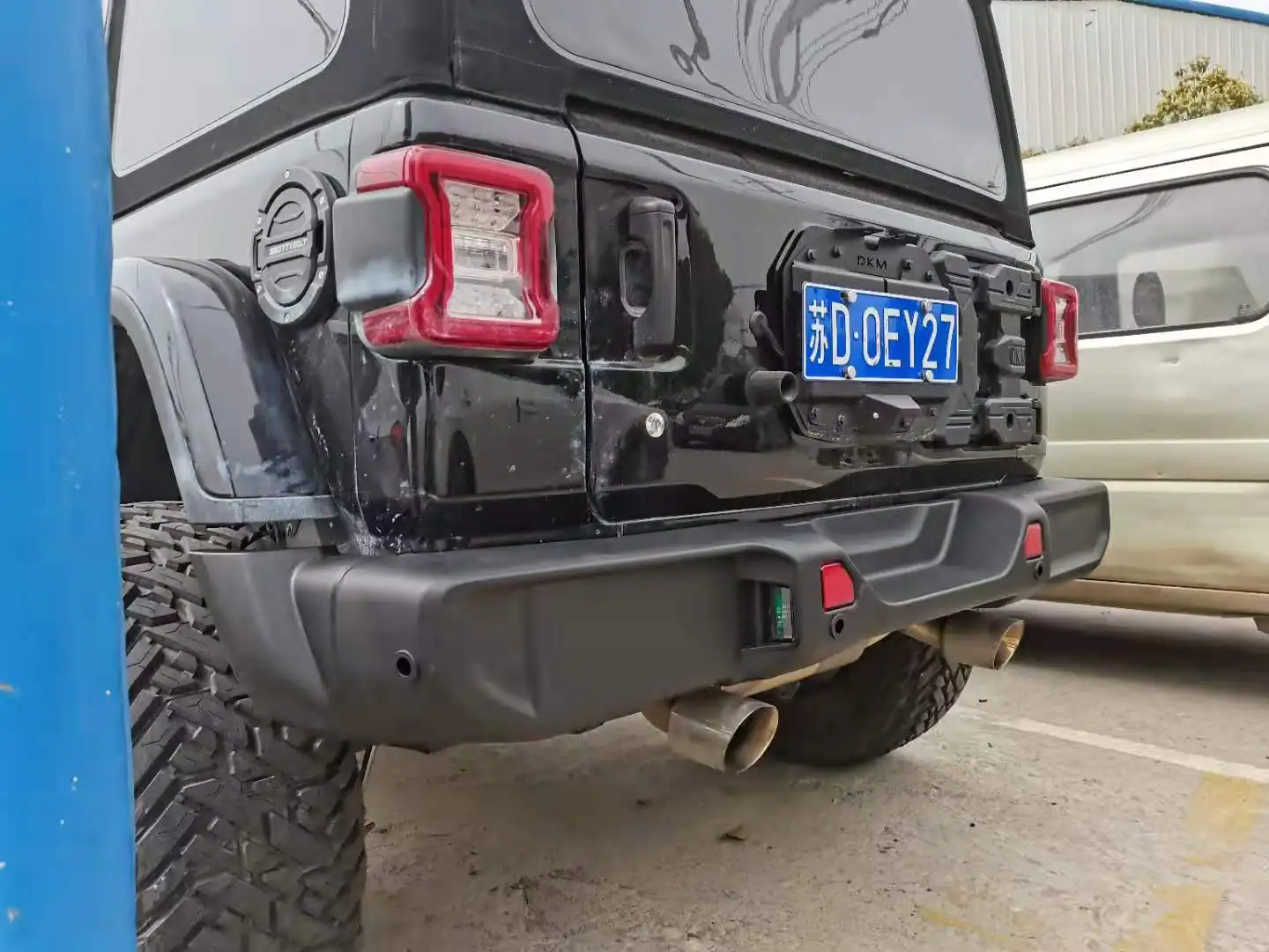 

Rear Bumper Plastic Material for Jeep Wrangler JL 2018-2022 LANTSUN JL1211