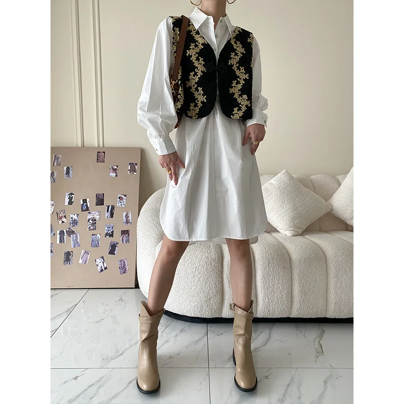 Women Clothing 2022 Autumn Winter Vintage Chinese Style Button Embroidery Short Style Waistcoat Design Sense New Fashion Vest