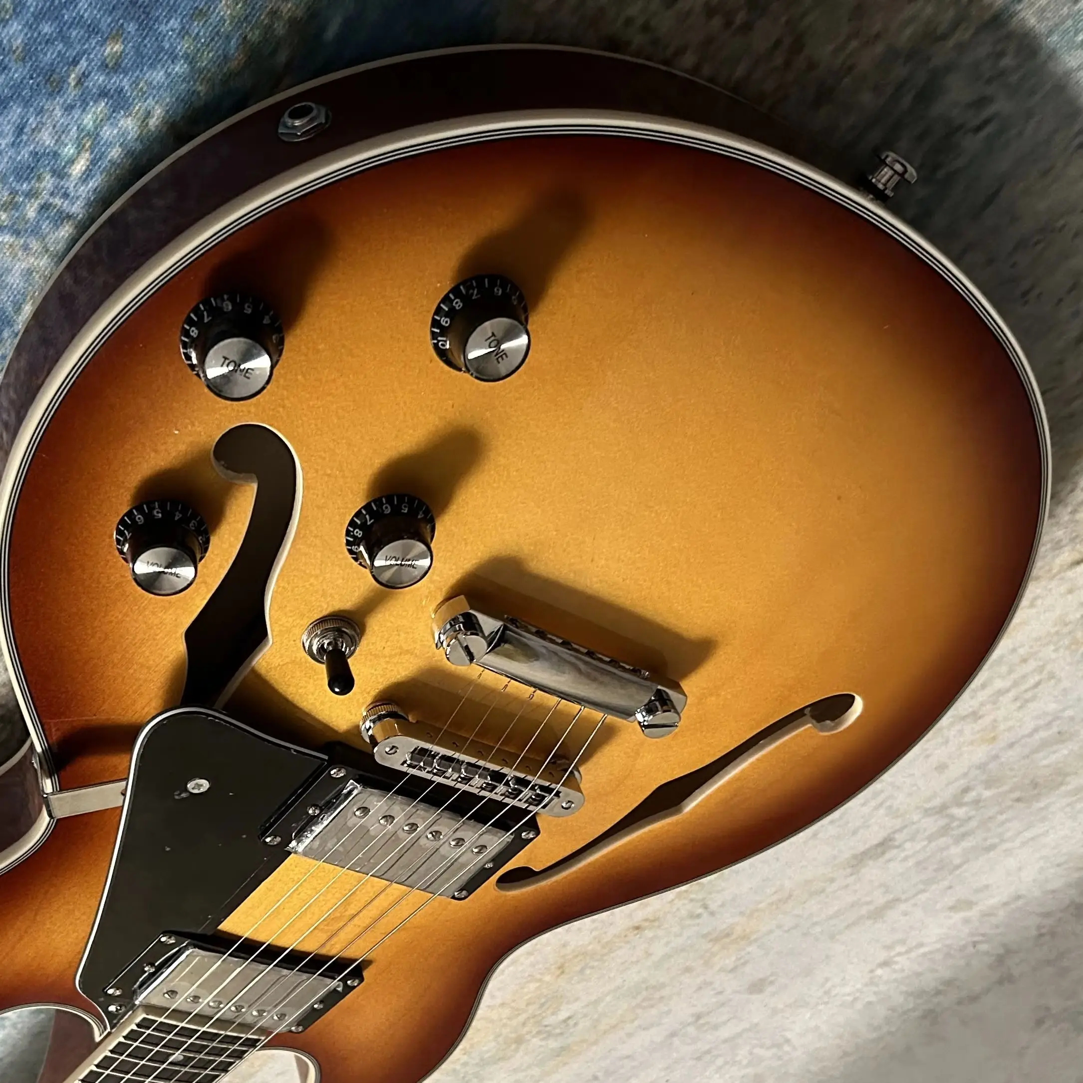 Dobro Resonator Guitar - Guitare électrique couleur Lemon Sunburst, manche