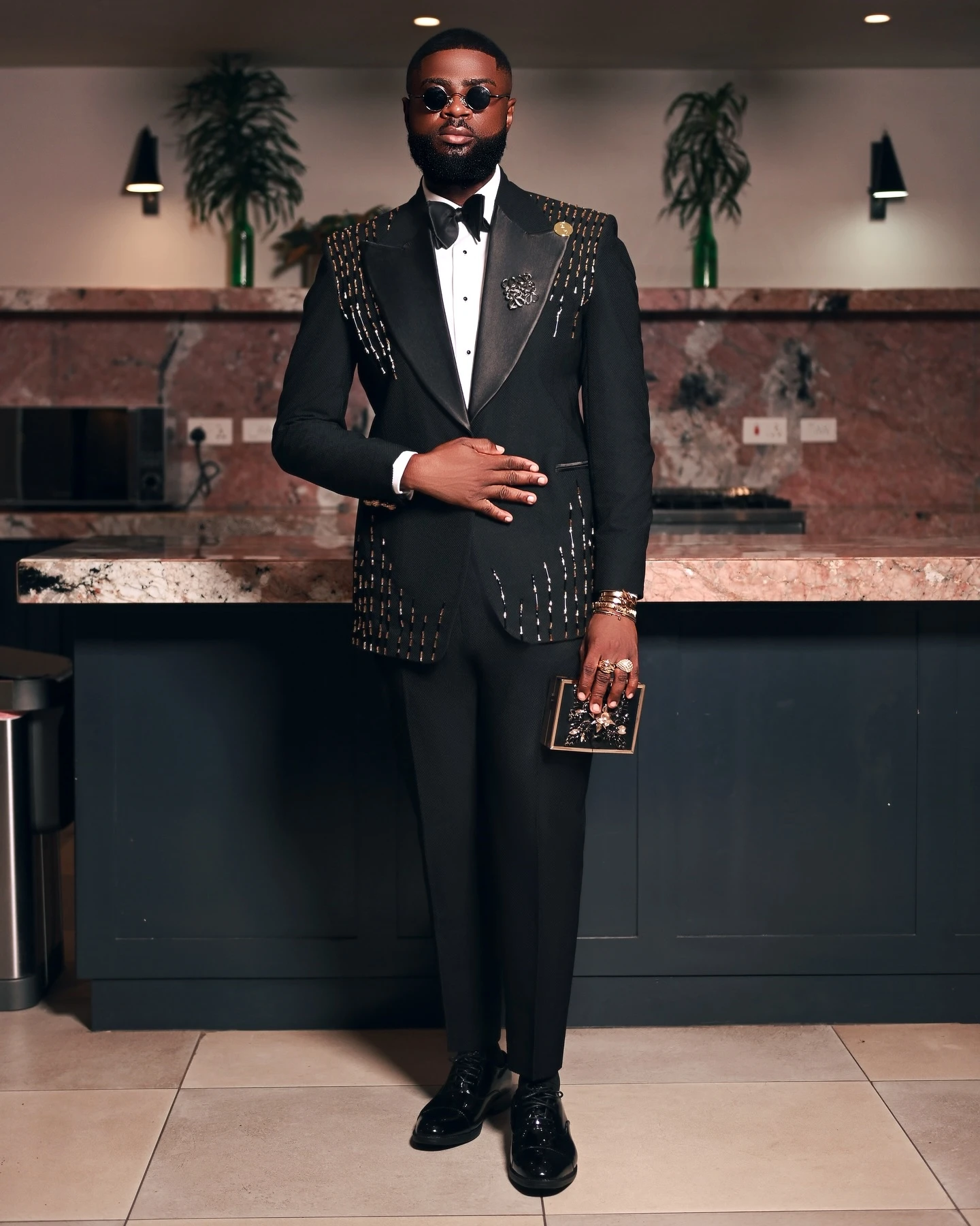 تخصيص الرجال بدل زفاف سباركلي حلية سهرة العريس السترة الترتر الديكور التلبيب كريستال 2 قطعة مجموعة rajes الفقرة hombre #2