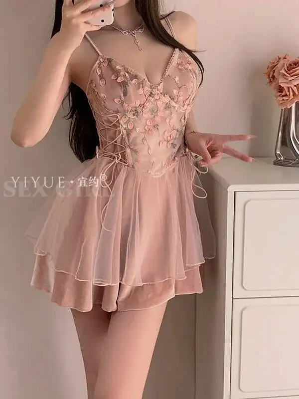 Sexy fluwelen nachthemd kant borduurwerk erotische vetersluiting slanke beugel push-up plus size nachtjapon jurk elegant 2025, nieuwe LIY8