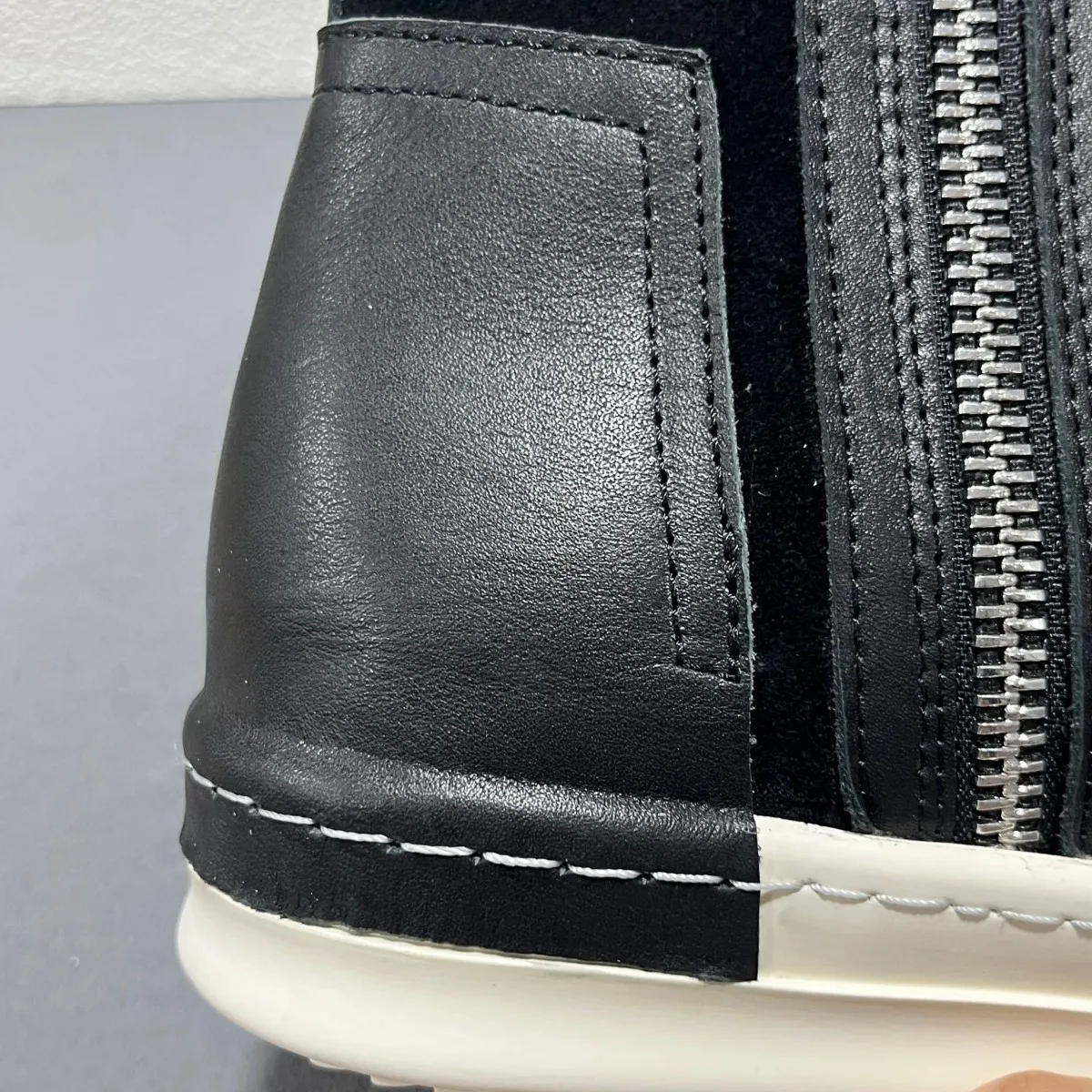 

Genuine Leather High Top Men's Shoe Height Increasing Suede Ankle Boot Thick Bottom Front ZIP Casual Sneakers Shoes Short Boots
