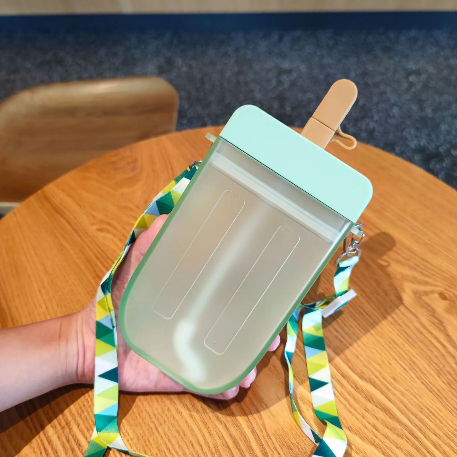 Plastic Students Adults Fashionable Creative 3D Ice Sucker Straw Leak-proof And Drop-resistant Water Bottle with Shoulder Strap