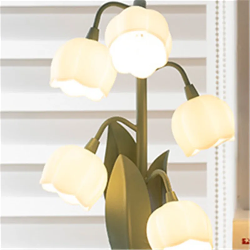 

LED Flower Table Lamp - Creative 3 Color Landscape Lighting for Bedroom Living Room Study - Art Decorative Desk Light