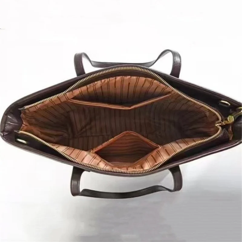 

Классическая женская сумка из глянцевой кожи с структурированным силуэтом, полированная профессиональная