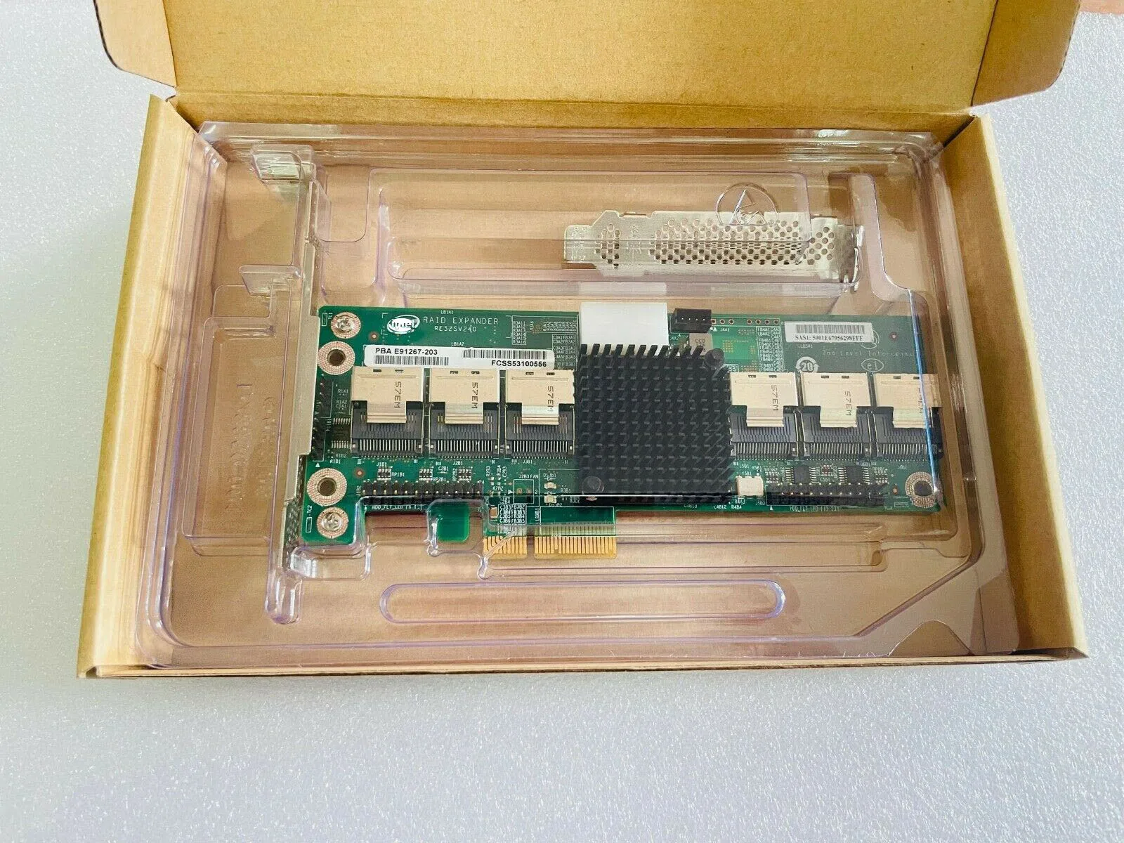 Intel hard drive extender RES2SV240 PCIe x8 6G SAS SATA 24 port E91267-203