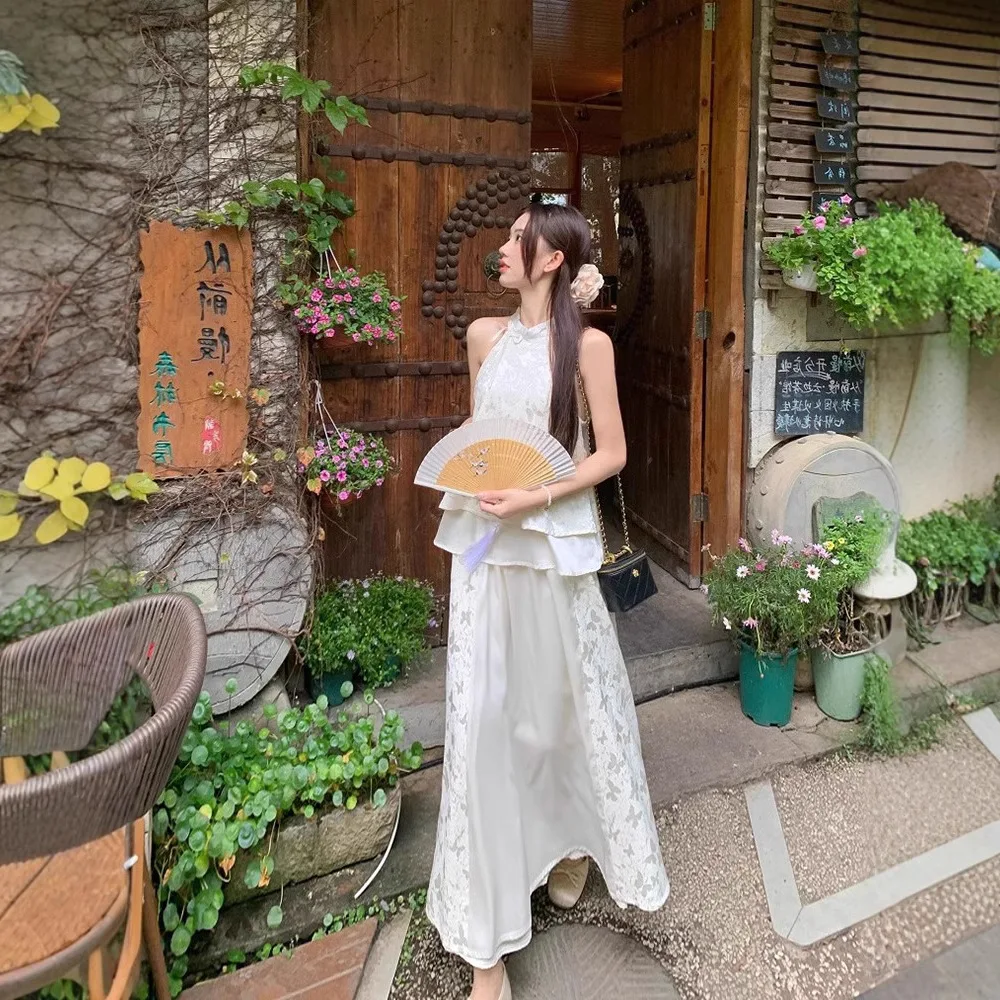 Weißes Kleid mit bedrucktem Oberteil zum Aufhängen am Ausschnitt, halber Rock, zweiteiliges Kleiderset