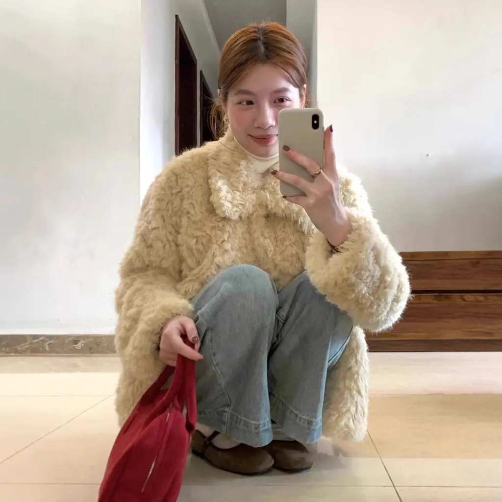 

Women's Winter Loose Lamb Wool Outwear Thickened Fur Velvet Top Young And Gentle Imitation Leather Jacket