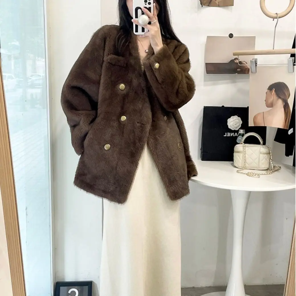 Weißer Pelzmantel für Frauen, 2025, Herbst und Winter, neuer Stil, kurzes Kunstpelz, Plüsch, kragenloses Oberteil, verdickt, warme Trend-Pelzjacke