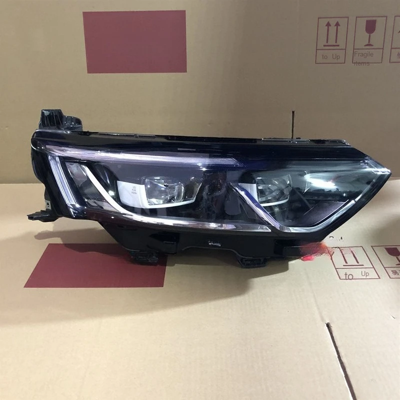 

Новая фара Coleos: светодиодные фары от бюджетных до премиум-класса с функцией белого света 12В/24В