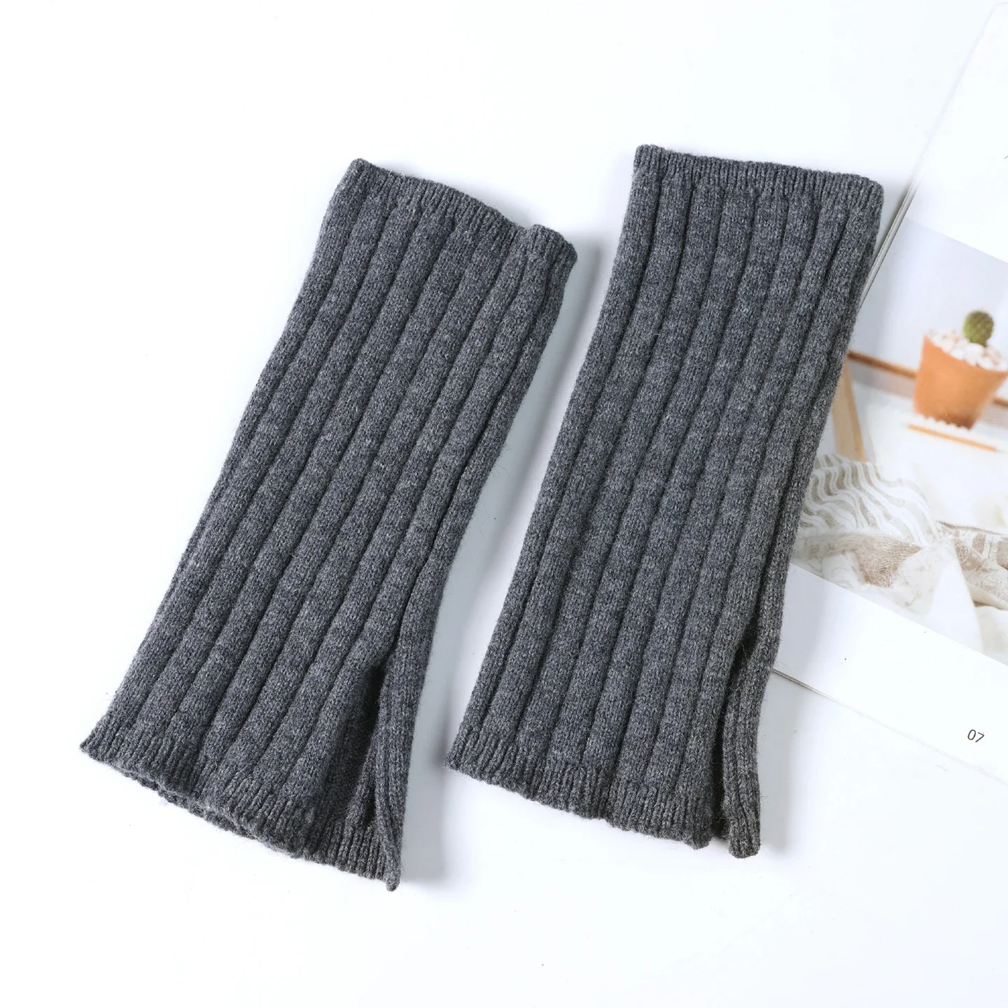 Women 100% Pure Wool Ribbed Knit Leg Warmers Y2K Style Stacked Leg Cuffs Autumn Winter Thermal Knee Warmers Daily Outfit - view 3