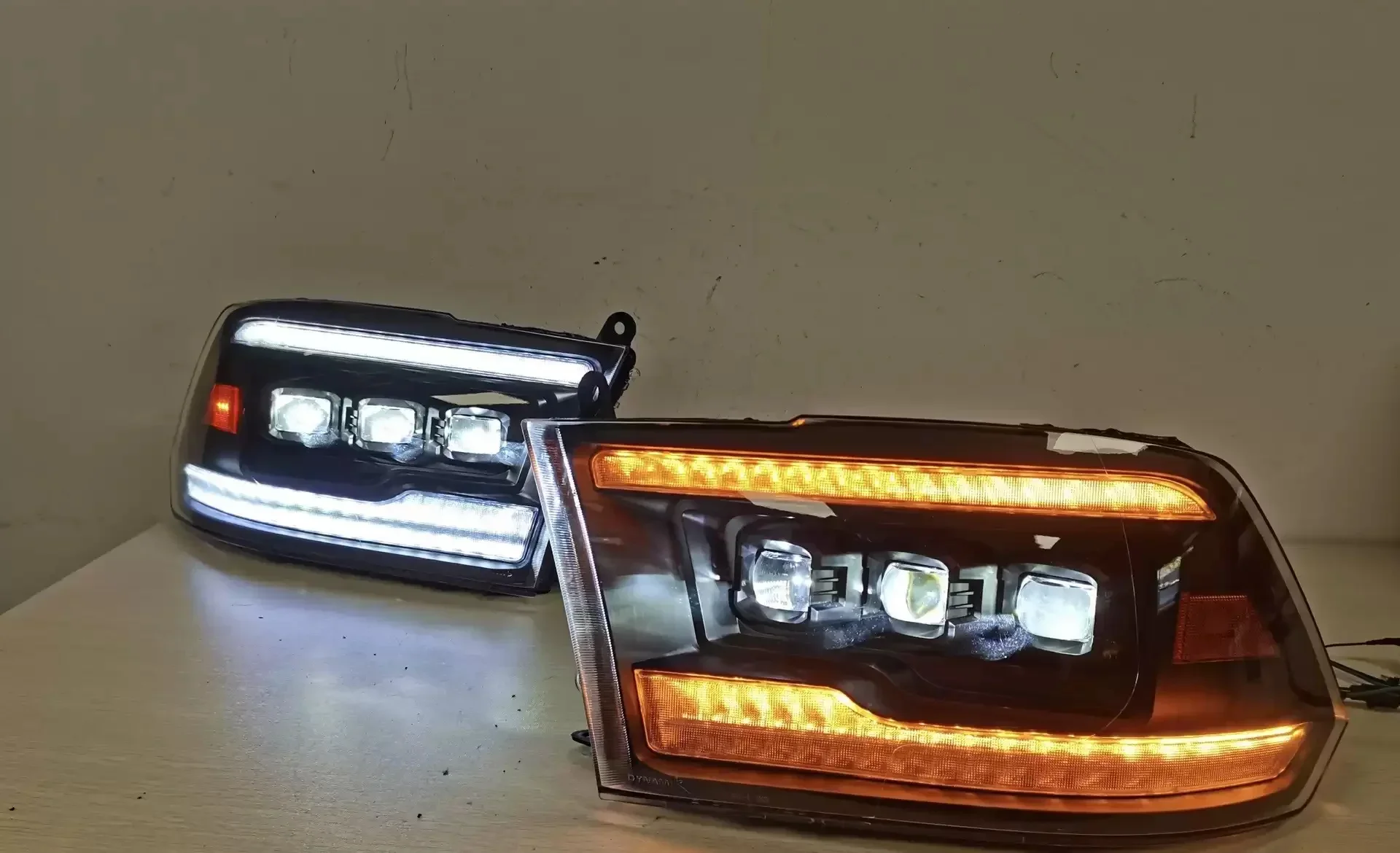 

Car Front Headlight Head Light Headlamp for Dodge ram 16-21 DRL Daytime Running Light Turn signal