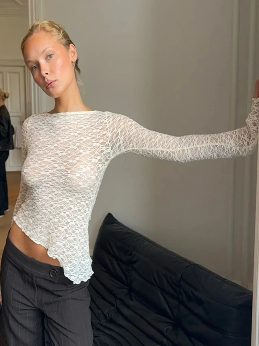 

2025 Spring And Summer Women'S New Solid Color Lace Slant Hem Sexy Long Sleeve T-Shirt Top Fashion Spice Girl Lace Tops