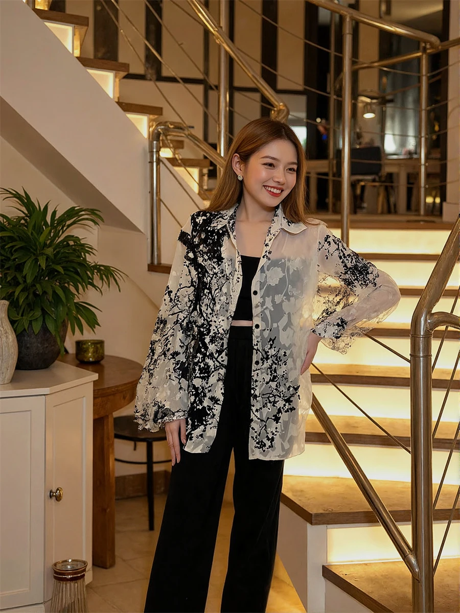 

Korean Shirts Women Loose Fit Button-Up Blouse with Floral Embroidery and Lightweight Fabric for Summer Daily Casual Streetwear