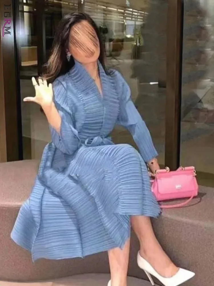 EGRM Fashion Pleated Dress Women V-neck Long Sleeves with Belt Medium Length Loose A-line Party Dresses 2024 Spring New 7RM9061