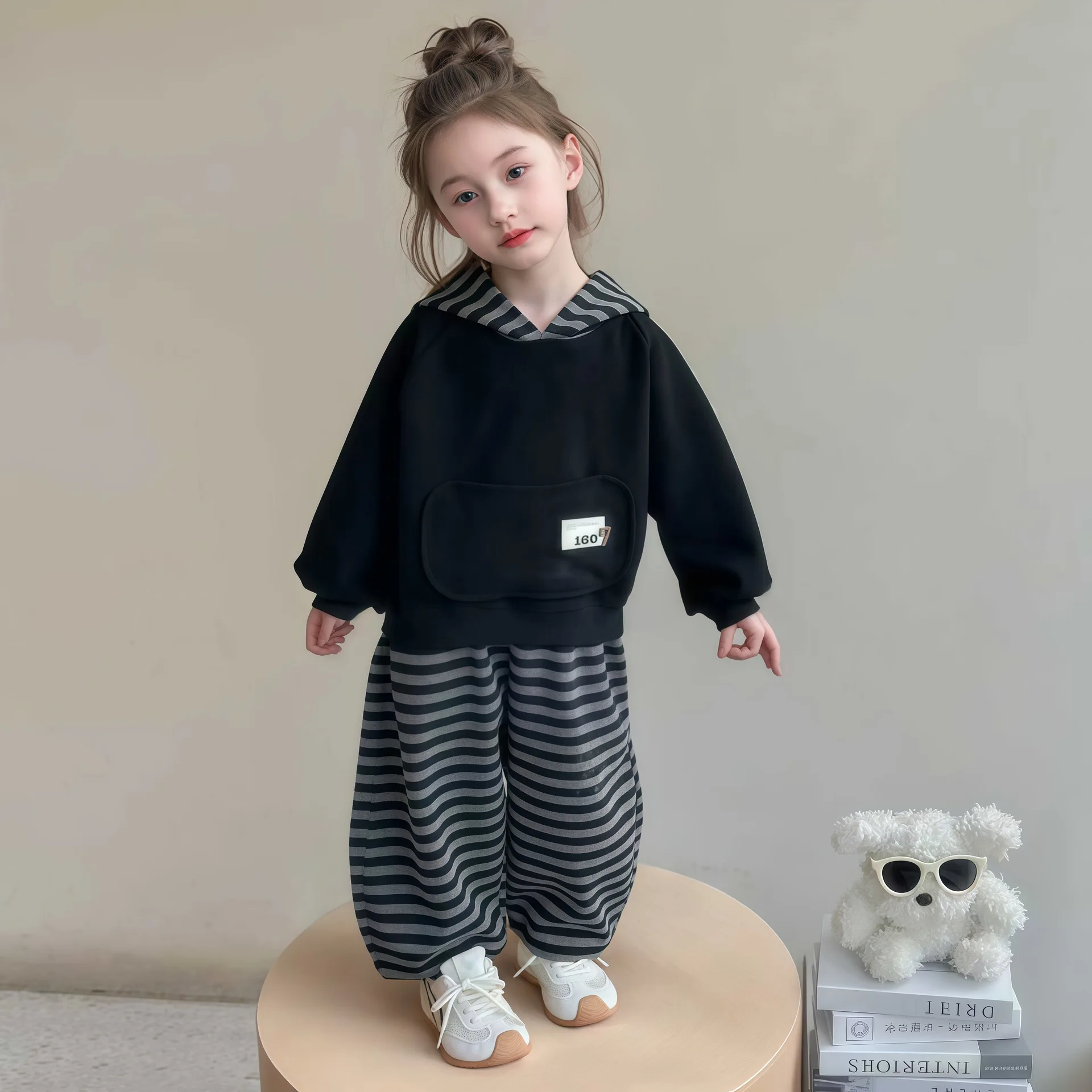 Kinderbekleidungssets 2026 Neuer Herbst-Baby-Mädchen-Kapuzenpullover + Gestreifte Hose 2-teiliger Anzug Kinder-Freizeitanzug mit Langen Ärmeln – Detail 3