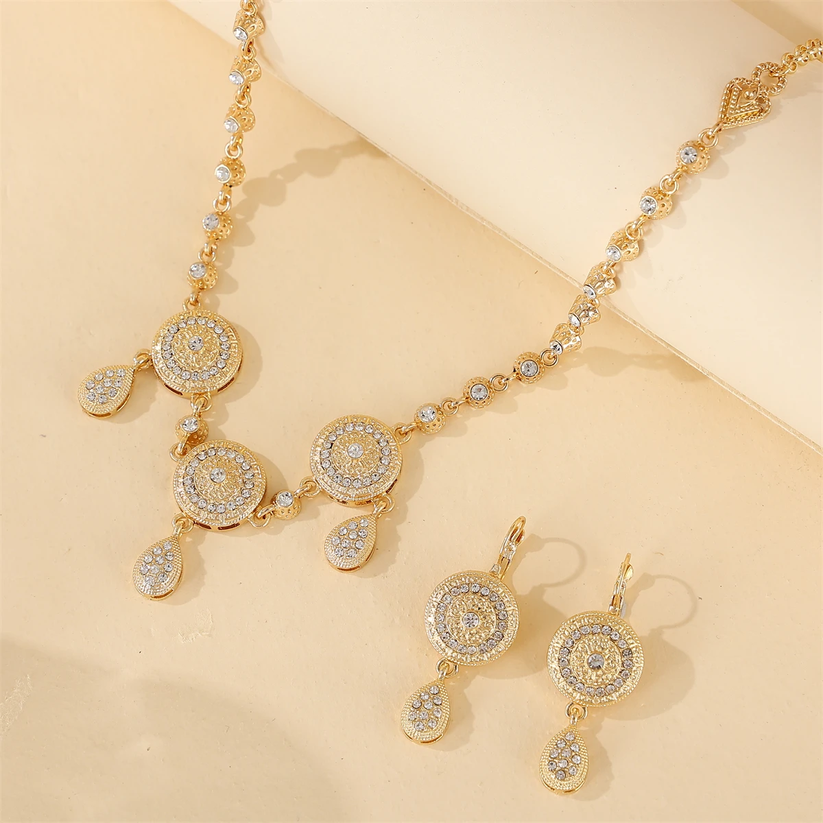 Moroccan Style Women's Wedding Jewelry Two-Piece Necklace Earrings Full Of Rhinestone Inlaid Round Pattern Accessories