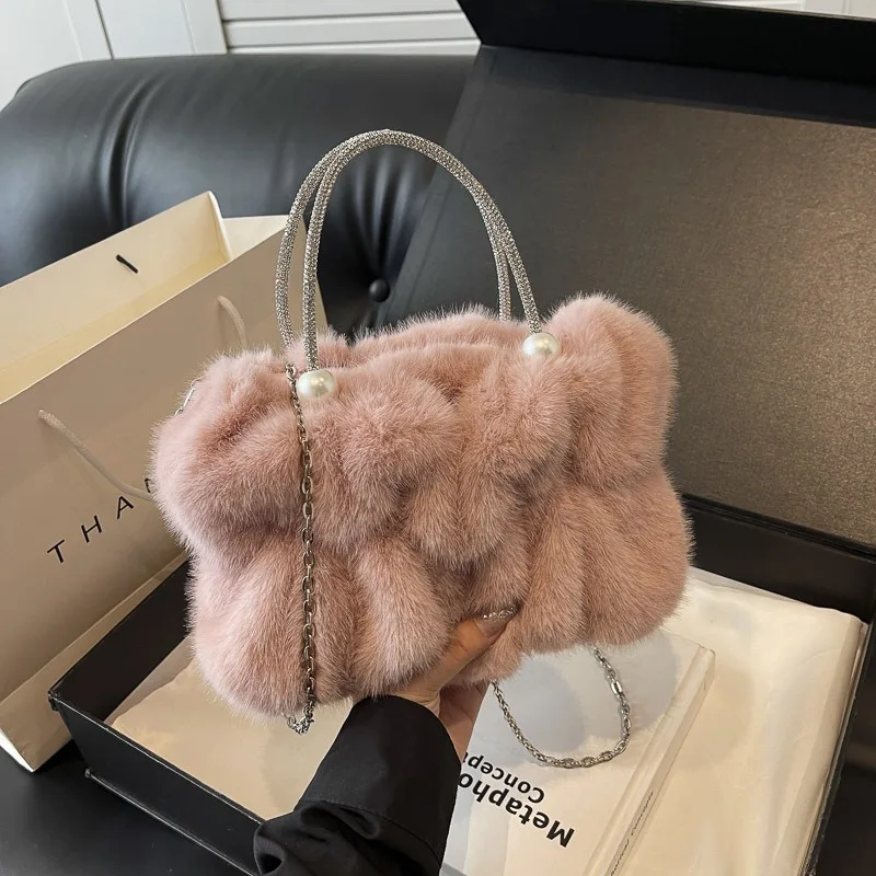 Gentle and Furry Women's Handbag, Fashionable and Versatile Solid Color Crossbody Bags, Suitable for Commuting and Banquets