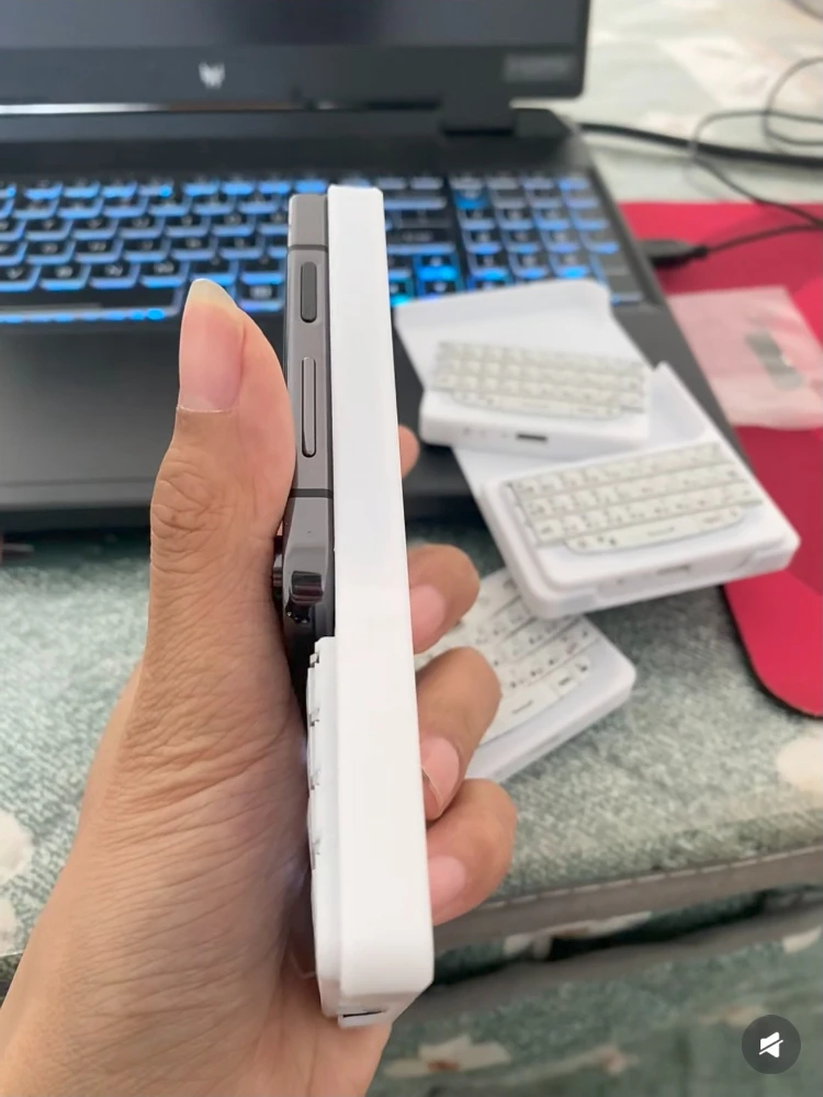 Hot salesFull Keyboard Phone Case Customfor Coolpad /IKKO /Samsung Zflip5 /zflip6/ zflip7Wireless Bluetooth Ergonomics Double Ty