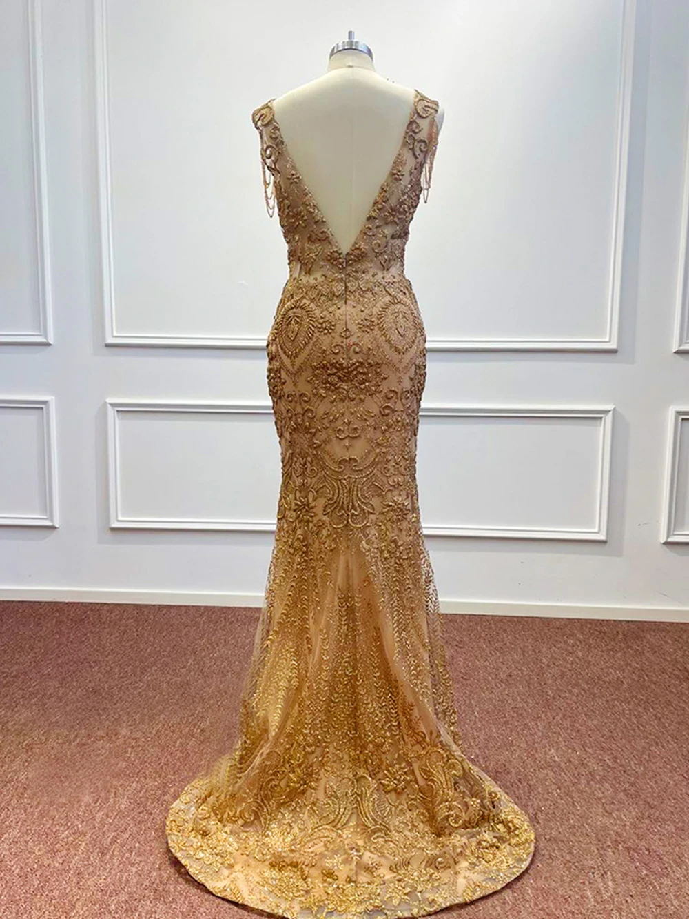 Luxury Gold Embroidery Beaded Evening Dress Mermaid Appliques Sleeveless Illusion Arabic Formal Party Prom Gowns Vestido De Gala