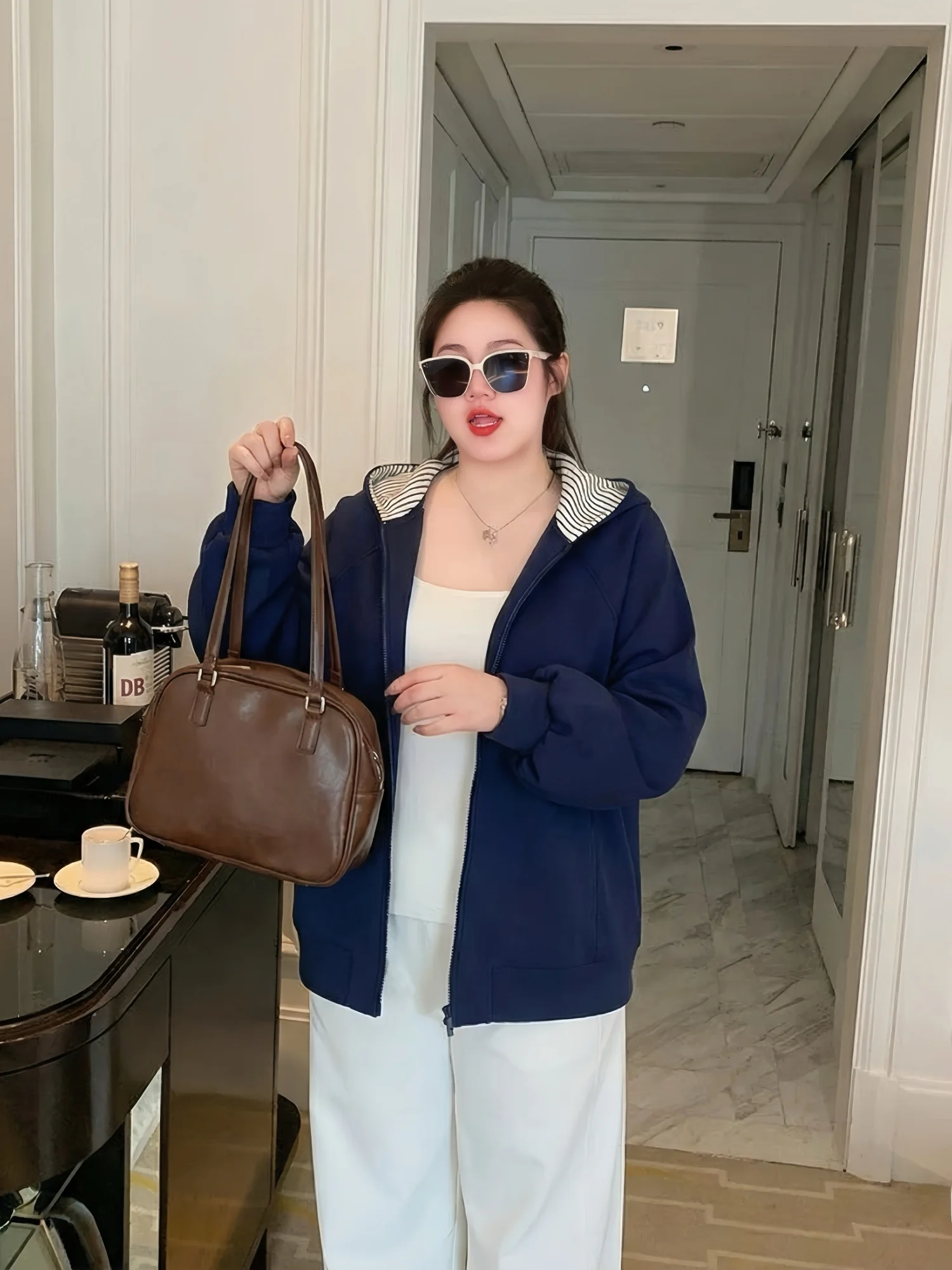 

Свободная повседневная толстовка-куртка большого размера для женщин, весенний стиль, удобная, в непринужденном стиле, с длинным рукавом, из смесового хлопка и полиэстера