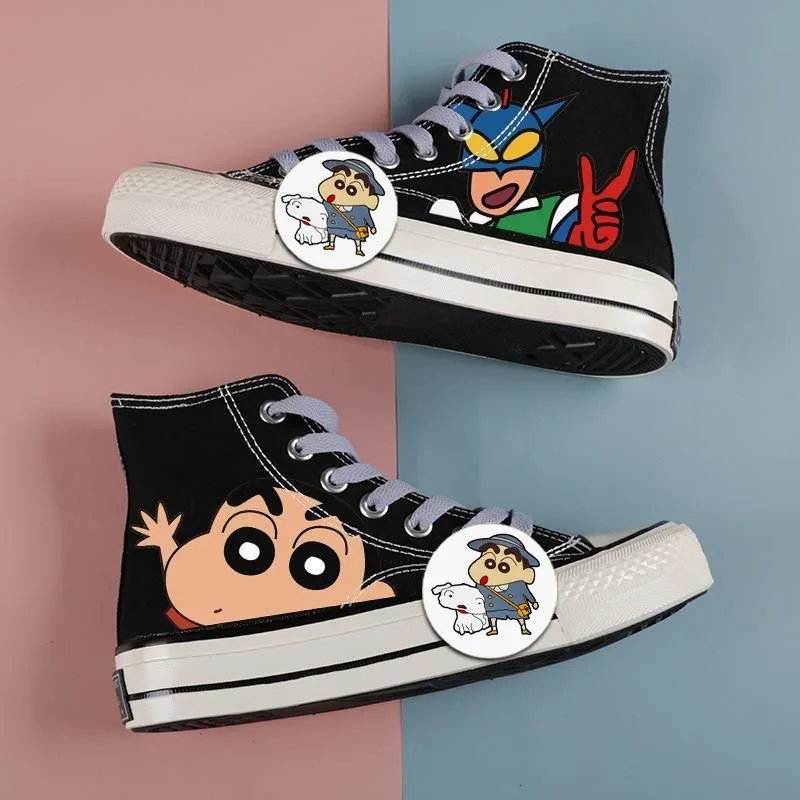 

Crayon Shin chan collaborates with Spring and Autumn couples to hand-painted canvas shoes, high top casual board shoes