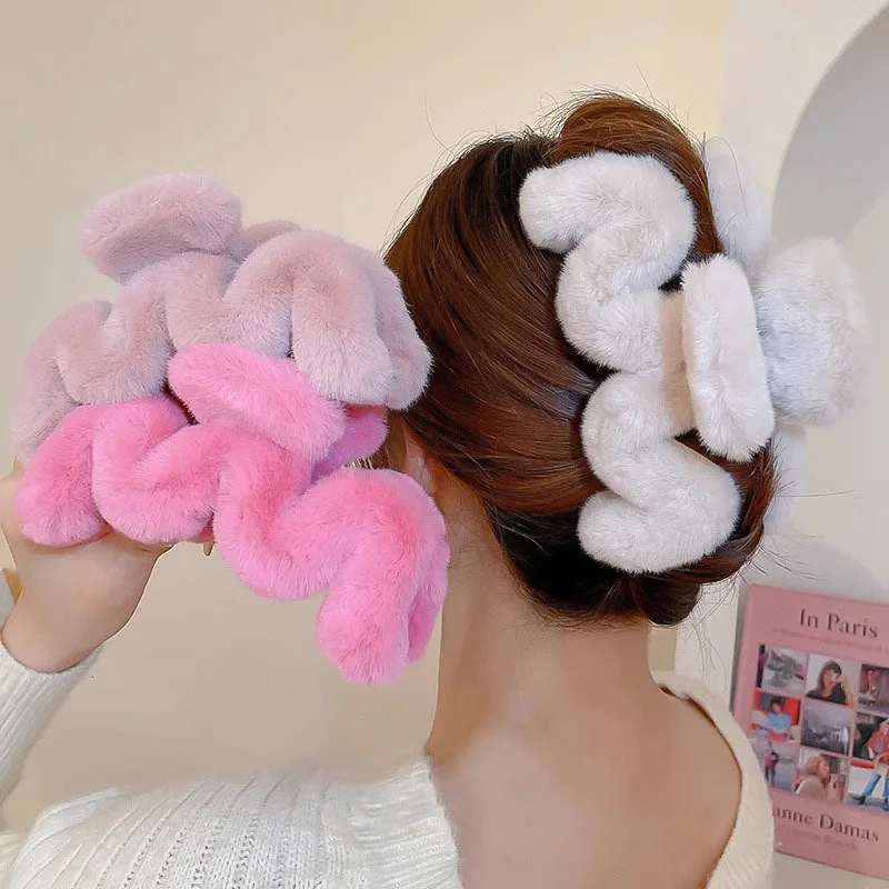 New Plush Hair Claw Women Elegant Acrylic Hairpins Faux Fur Hair Clip Barrette Crab Headwear for Girls Hair Accessories