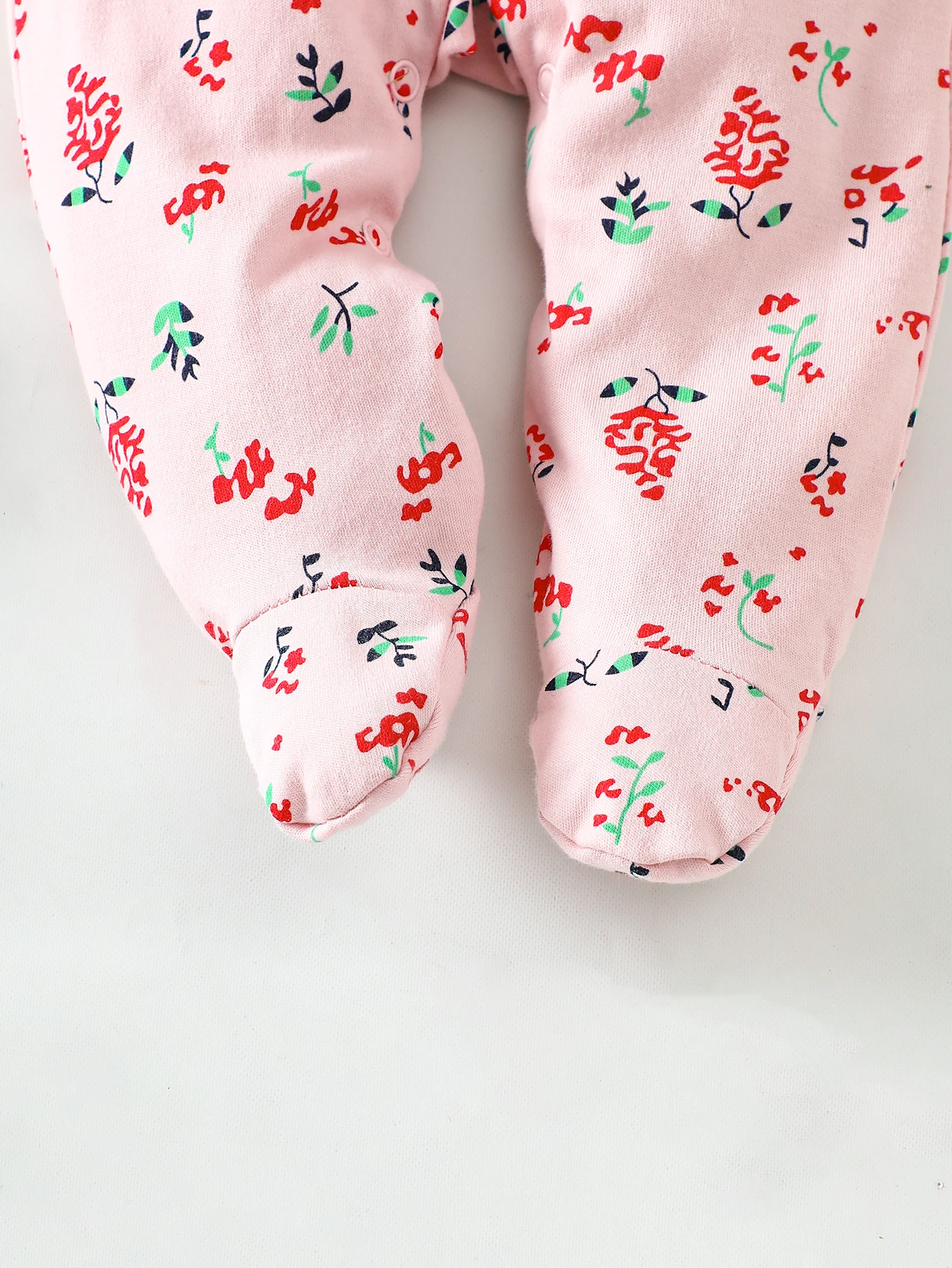 8-Piece Newborn Baby Romper Set, Soft and Breathable with Cute Pink Deer Pattern, Suitable for Babies Aged 0-9 Months.