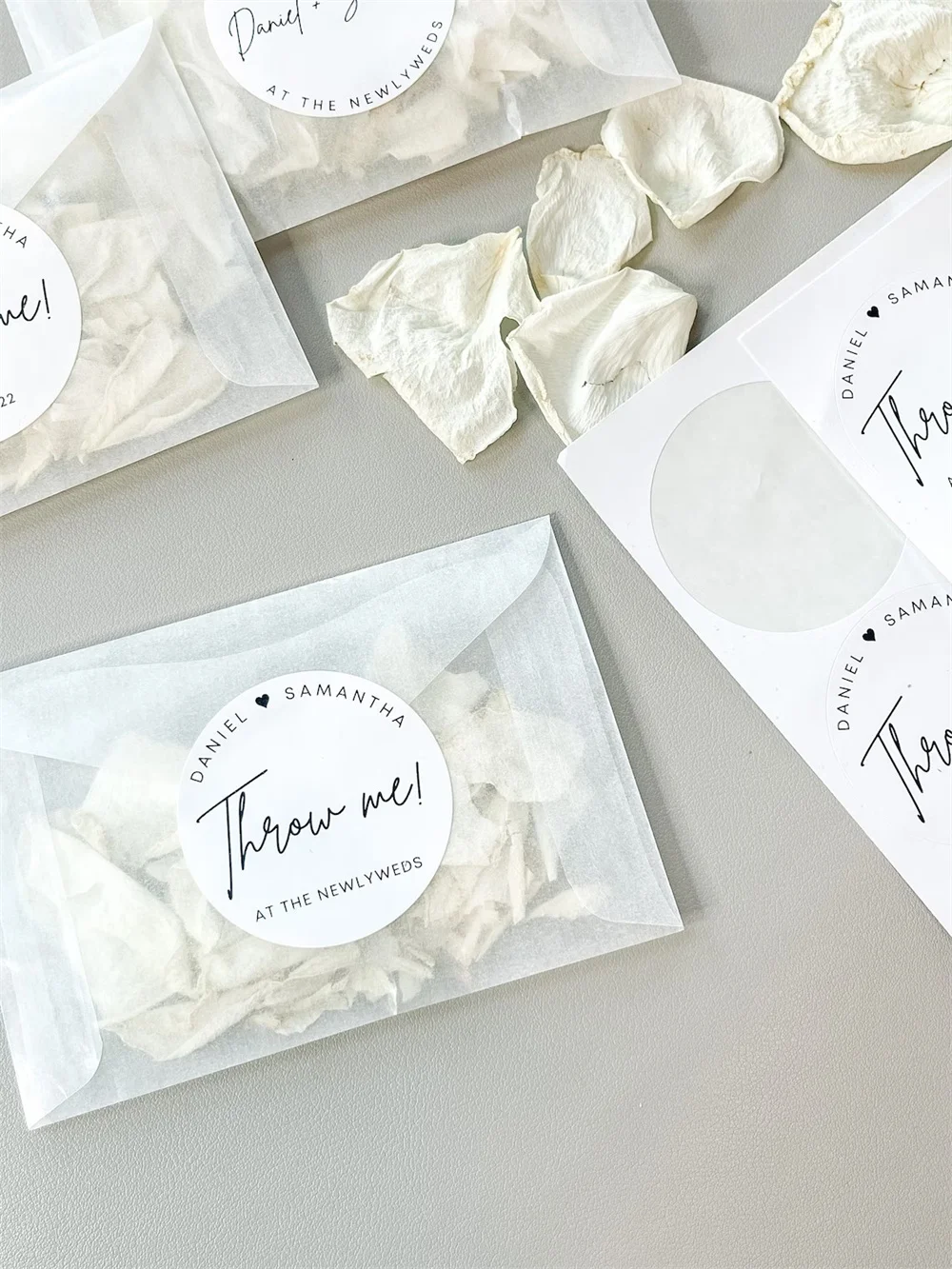 50PCS Wedding Toss Stickers, Throw Me Wedding Stickers, Wedding Exit, Petal Toss, Stickers & Bags, Wedding Favors, Toss Confetti