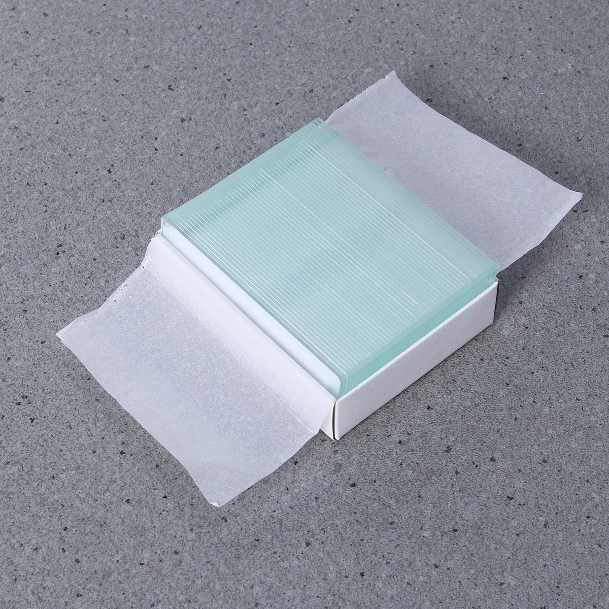 

50Pcs Microscope Slides Premium Optical Glass Smooth Edges for Biological Science Education Prepared Specimens Experiment Tools