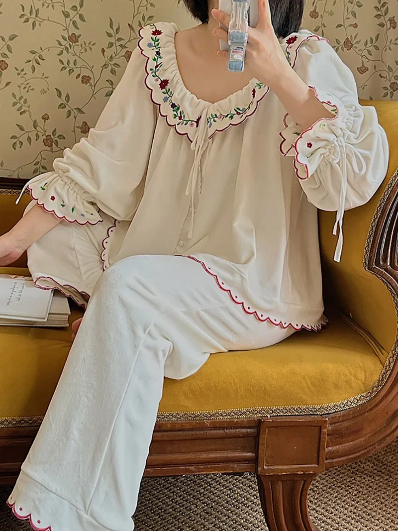 

Velvet Pajama Women Clothes French Lolita Flower Embroidery Princess Sleepwear Sweet Girl Autumn Winter Victorian Loungewear