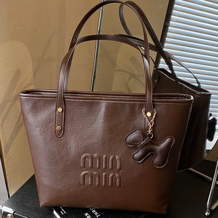 

2025 Autumn Solid Color Tote Bag, Spacious Letter Shoulder Purse for Women, Fashion Commuter Crossbody, Minimalist Day-to-Night