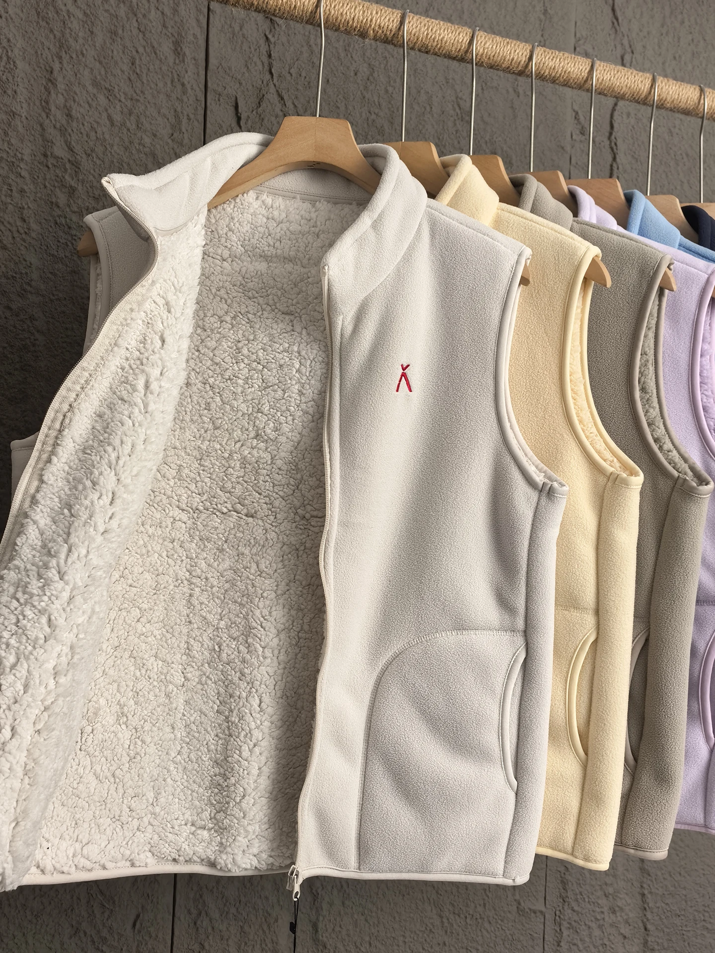 

Thiened Lamb Velvet Zipper Fce Vest ex Stand Collar Warmth Autumn Winter Outerwear Stand Fit Polyester Fiber