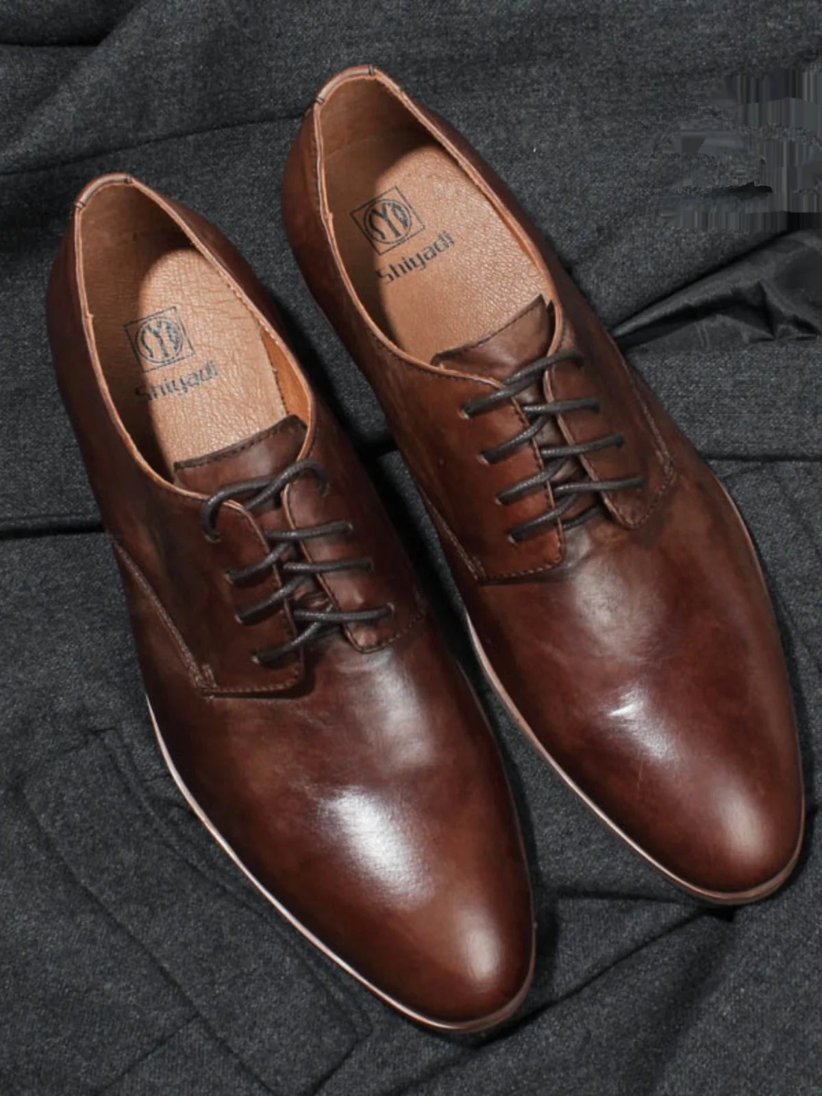 

Итальянские весенние повседневные кожаные туфли в британском стиле, модные мужские туфли из натуральной кожи с острым носком на шнуровке для отдыха