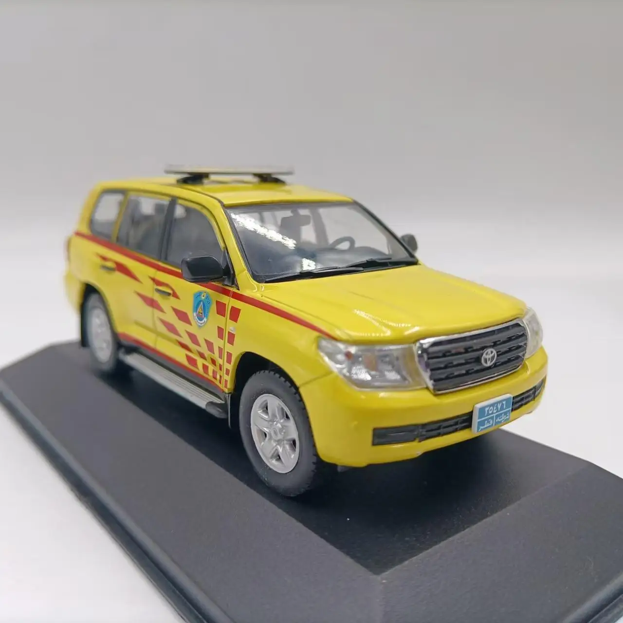 Diecast escala 1:43 toyota land cruiser 200 2009 qatar motor de bombeiros liga modelo de carro brinquedo colecionável presente lembrança exibição ornamento