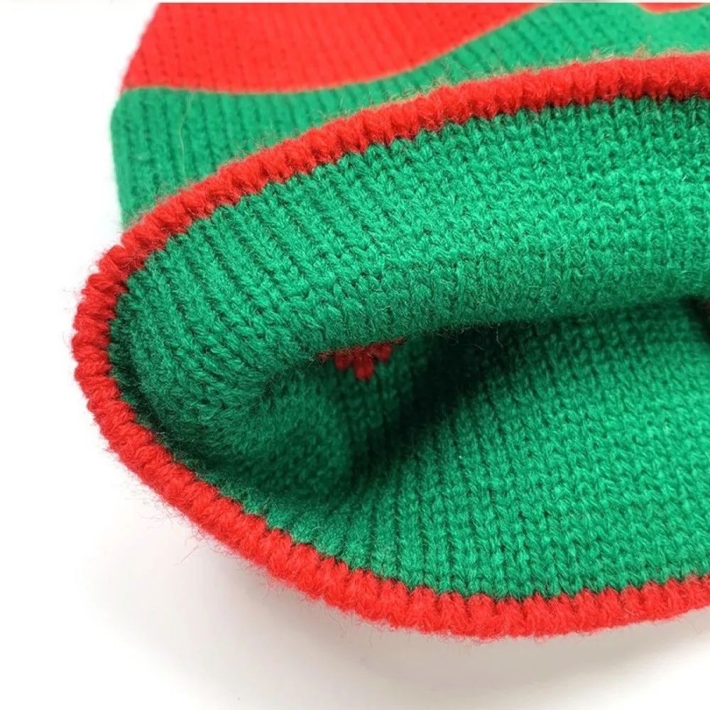 Créatif avec pompon noël tricoté bonnets chapeaux chaud tricot rouge vert couleur noël rayure chapeau avec cloches Crochet casquette cadeau